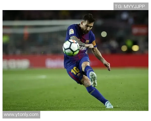 《足坛风云：顶级球星精彩瞬间与赛场背后的故事》