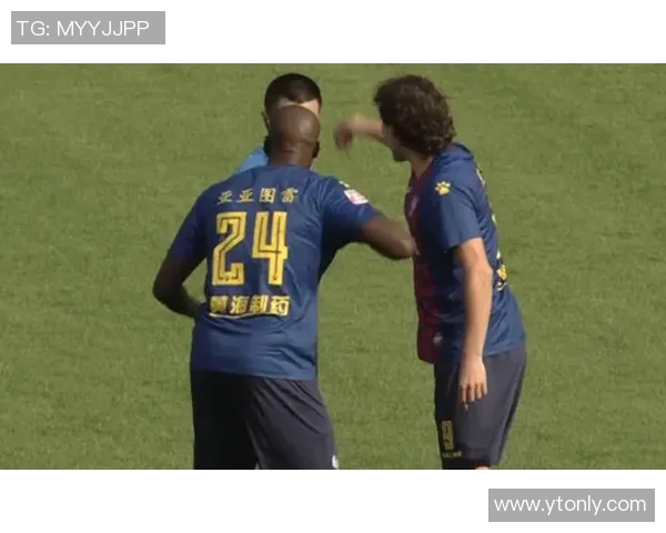 某足球巨星爱听中文歌引热议其跨文化音乐情结揭秘 某足球巨星爱听中文歌引热议其跨文化音乐情结揭秘