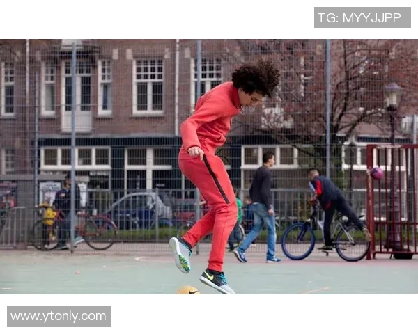 球星视角下的花式足球艺术探索与技巧解密